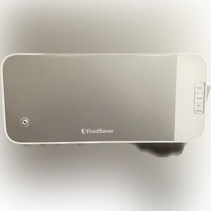 FoodSaver VS2150 Vacuum Sealing System White/Silver